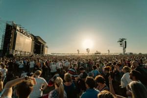 RCF Arena gości Una, Nessuna, Centomila z systemami line-array serii TT +. - Zdjęcie 1