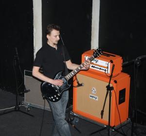 Kim Nowak gra na Orange - Zdjęcie 1