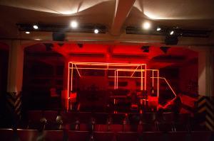 Krakowska scena "Strefa K-805" Teatru Bagatela nagłośniona przez RCF - Zdjęcie 1